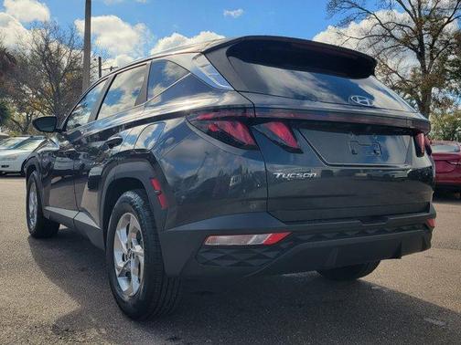 2022 Hyundai TUCSON SE