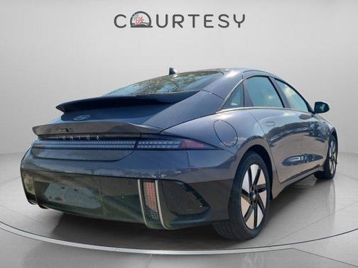 2025 Hyundai IONIQ 6 SE Standard Range