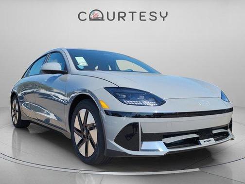 2025 Hyundai IONIQ 6 SE Standard Range