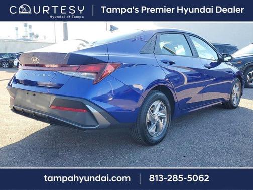 2025 Hyundai ELANTRA SE