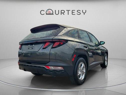 2022 Hyundai TUCSON SE