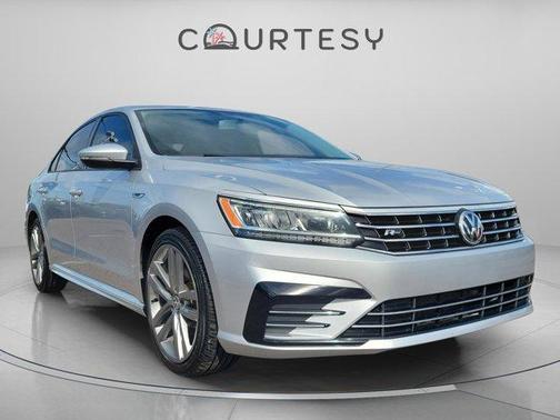 2018 Volkswagen Passat 2.0T R-Line
