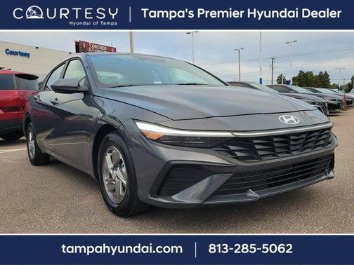 2025 Hyundai ELANTRA SE