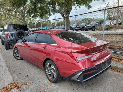 2024 Hyundai ELANTRA Limited