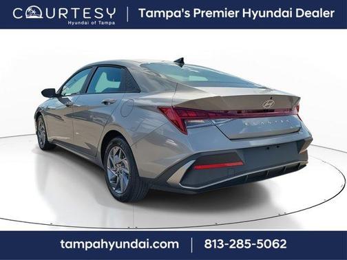 2025 Hyundai ELANTRA HEV SEL Sport