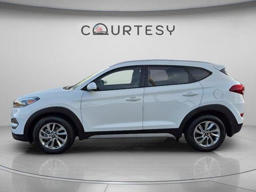 Dazzling White 2018 Hyundai TUCSON SEL