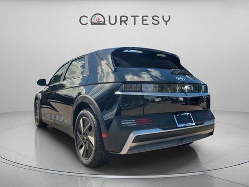 2025 Hyundai IONIQ 5 SE