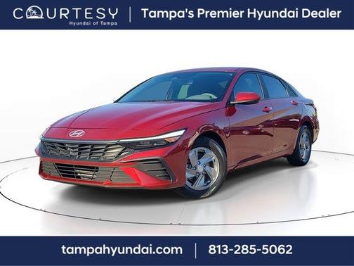 2024 Hyundai ELANTRA SE