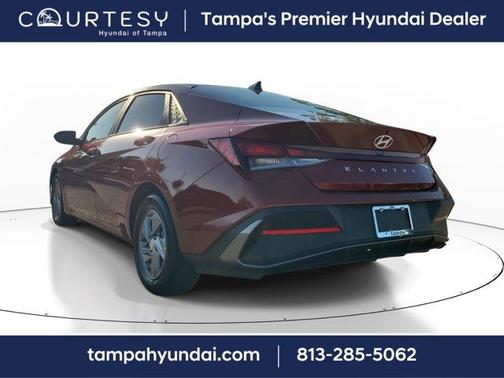 2024 Hyundai ELANTRA SE