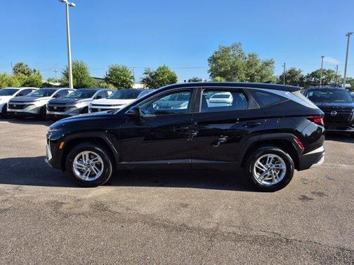 Phantom Black 2025 Hyundai TUCSON SE