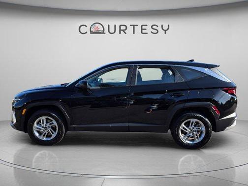 Phantom Black 2025 Hyundai TUCSON SE