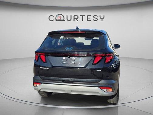 Phantom Black 2025 Hyundai TUCSON SE