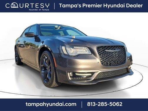 2022 Chrysler 300 Touring L