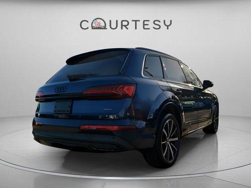 2022 Audi Q7 55 Premium Plus