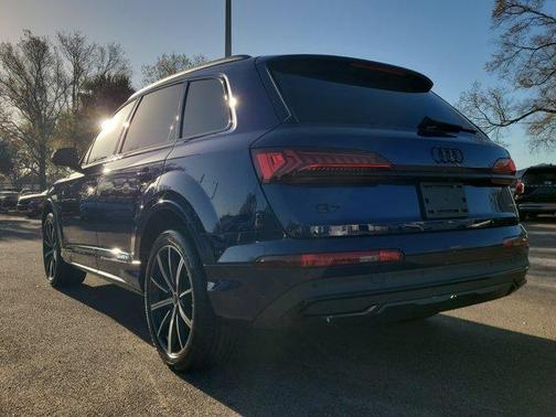 2022 Audi Q7 55 Premium Plus