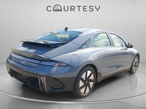 2025 Hyundai IONIQ 6 SE