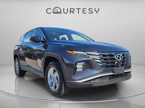 2023 Hyundai TUCSON SE