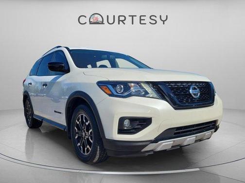 2020 Nissan Pathfinder SV