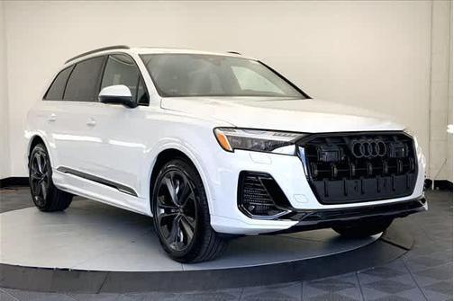 2025 Audi Q7 55 Prestige