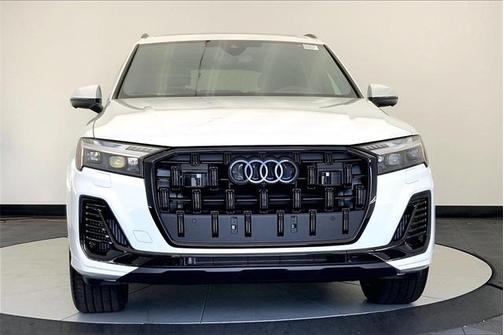2025 Audi Q7 55 Prestige