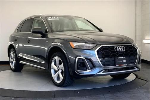 2022 Audi Q5 45 S line Prestige