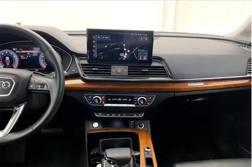 2022 Audi Q5 45 S line Prestige
