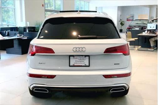 2025 Audi Q5 45 S line quattro Premium