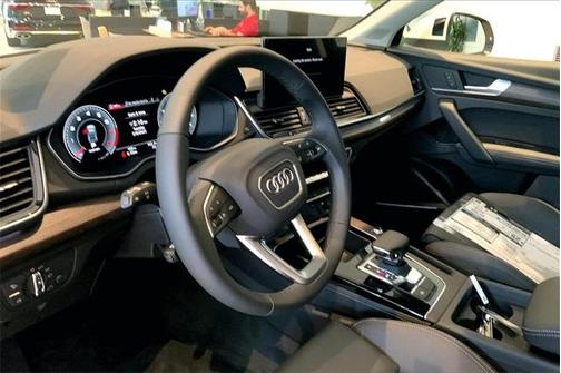 2025 Audi Q5 45 S line quattro Premium