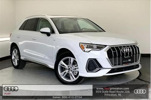 2024 Audi Q3 45 S line Premium