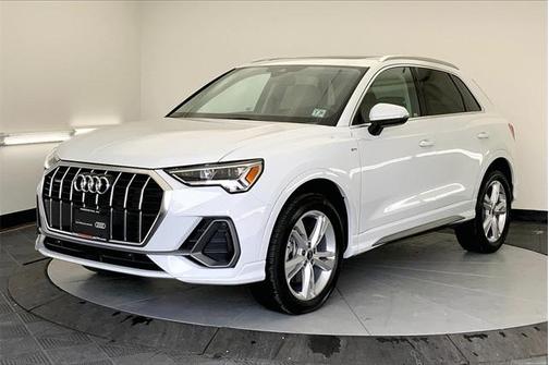 2024 Audi Q3 45 S line Premium