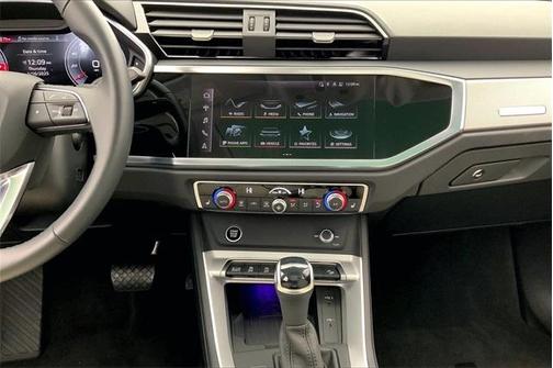 2024 Audi Q3 45 S line Premium