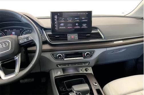 2022 Audi Q5 45 S line quattro Premium