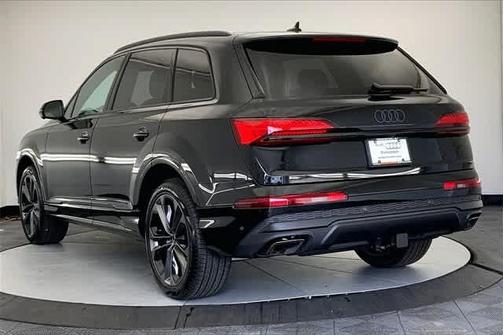 2025 Audi Q7 55 Premium Plus