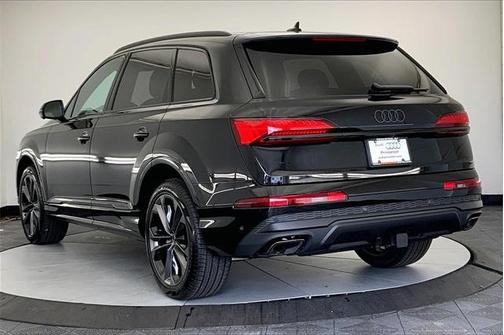 2025 Audi Q7 55 Premium Plus