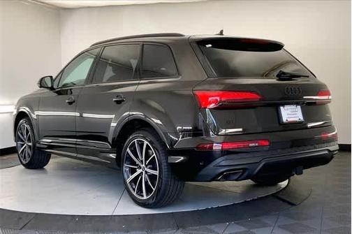 2025 Audi Q7 45 Premium Plus