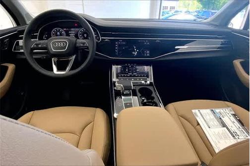 2025 Audi Q7 45 Premium Plus