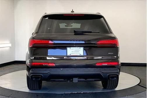 2025 Audi Q7 45 Premium Plus