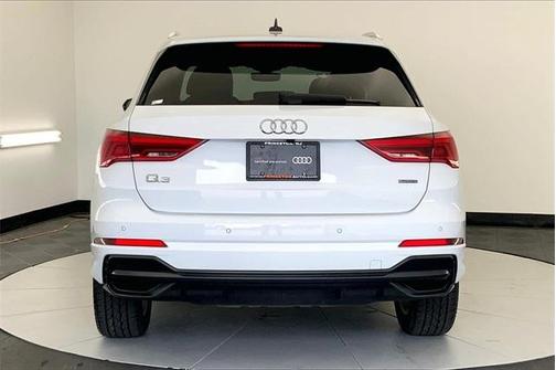 2022 Audi Q3 45 S line Premium