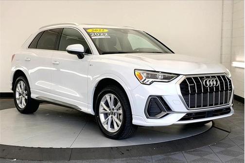 2022 Audi Q3 45 S line Premium