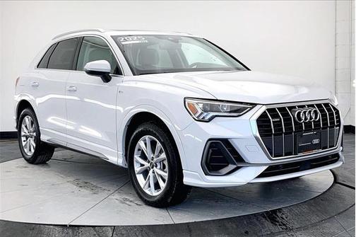 2025 Audi Q3 Premium 45 TFSI S line quattro Tiptronic