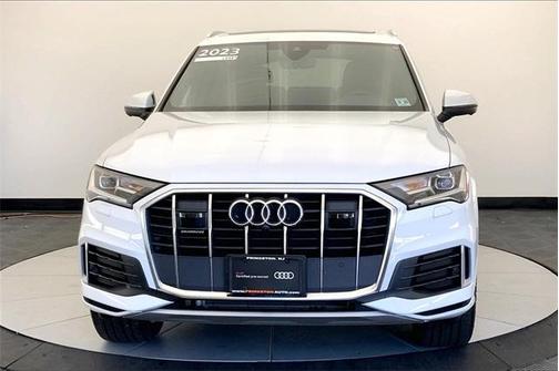 2023 Audi Q7 45 Premium