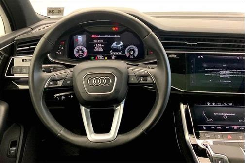 2023 Audi Q7 45 Premium