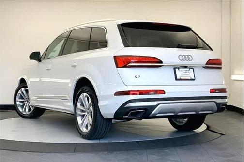 2025 Audi Q7 45 Premium