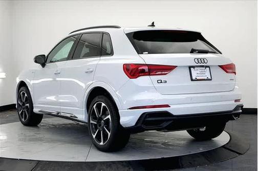 2025 Audi Q3 45 S line Premium