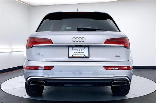 2023 Audi Q5 45 S line quattro Premium