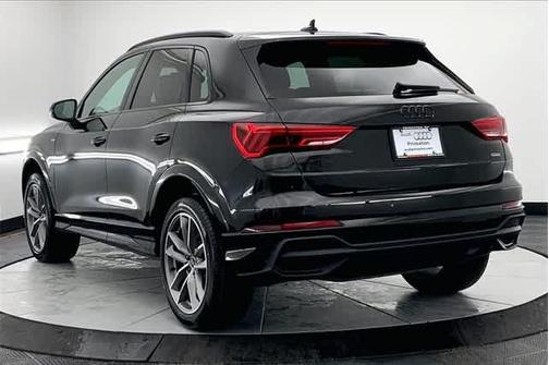 2025 Audi Q3 45 S line Premium