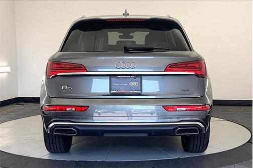 2022 Audi Q5 45 S line Prestige