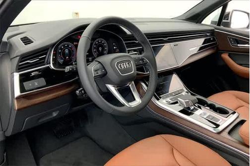 2025 Audi Q7 55 Premium Plus