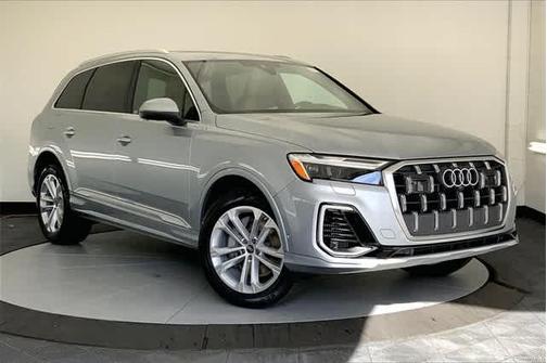 2025 Audi Q7 55 Premium Plus