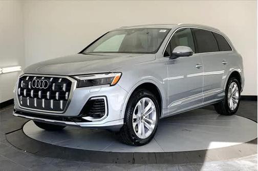 2025 Audi Q7 55 Premium Plus